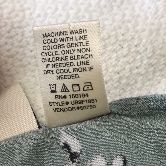 Daytrip Hi-Low Long-Sleeved Dress - Picture 5 of 7